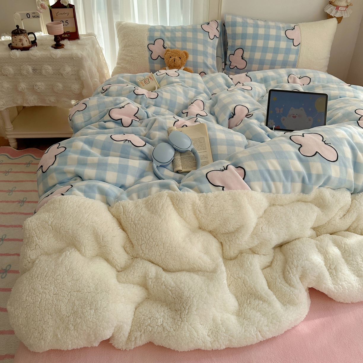 91家纺网 家纺一手货源 找家纺 （总）顾里家纺 2025新款ins韩风甜感羊羔拼接牛奶绒少女系四件套