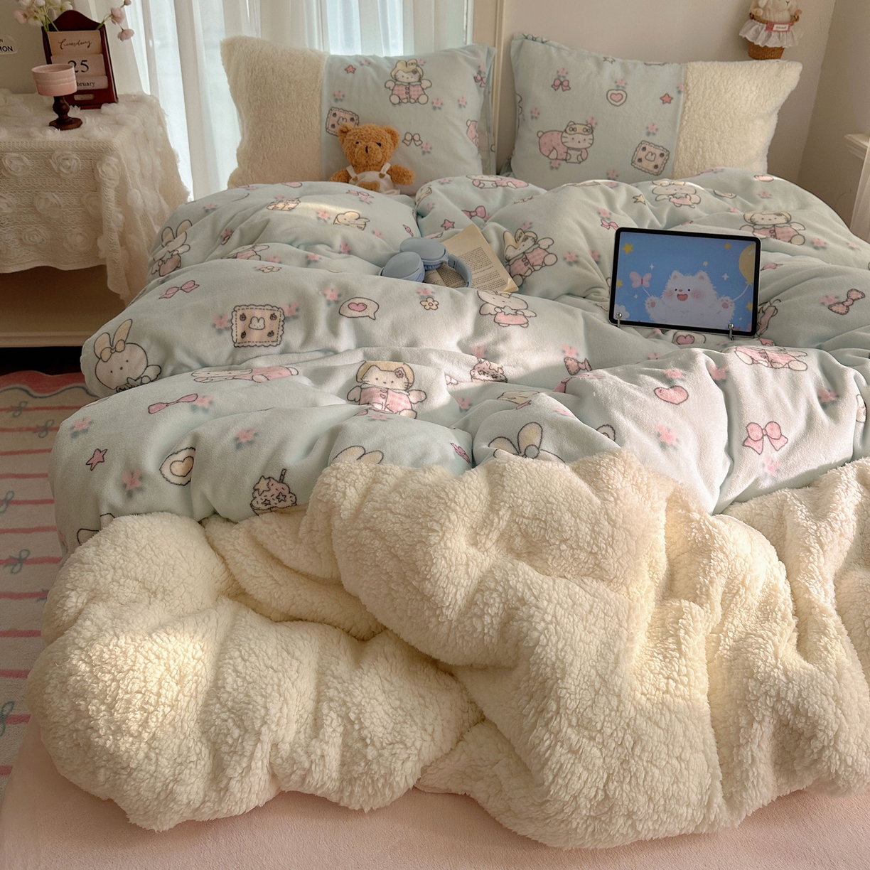 91家纺网 家纺一手货源 找家纺 （总）顾里家纺 2025新款ins韩风甜感羊羔拼接牛奶绒少女系四件套