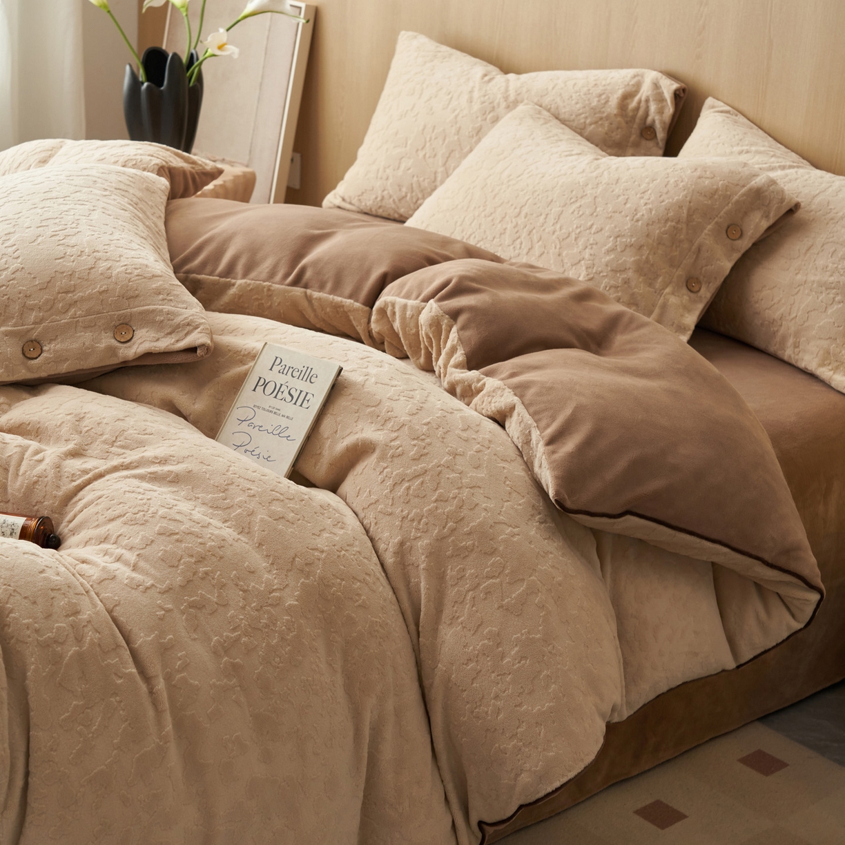 91家纺网 家纺一手货源 找家纺 （总）寐绸家纺 2025秋冬新款230g牛奶绒壁纸风雕花四件套