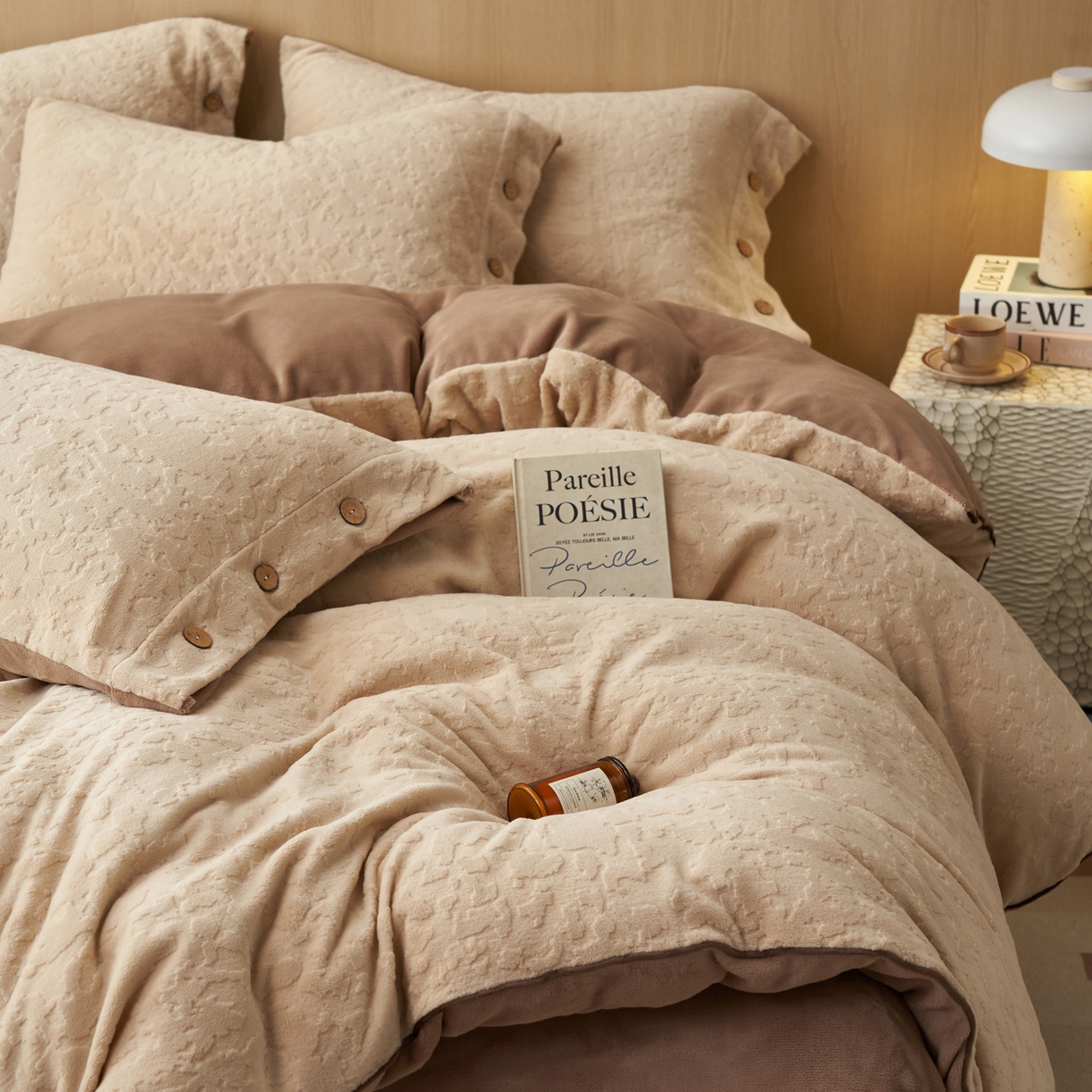 91家纺网 家纺一手货源 找家纺 （总）寐绸家纺 2025秋冬新款230g牛奶绒壁纸风雕花四件套