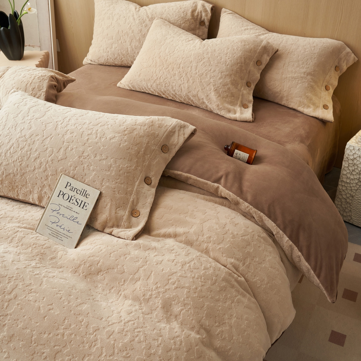 91家纺网 家纺一手货源 找家纺 （总）寐绸家纺 2025秋冬新款230g牛奶绒壁纸风雕花四件套