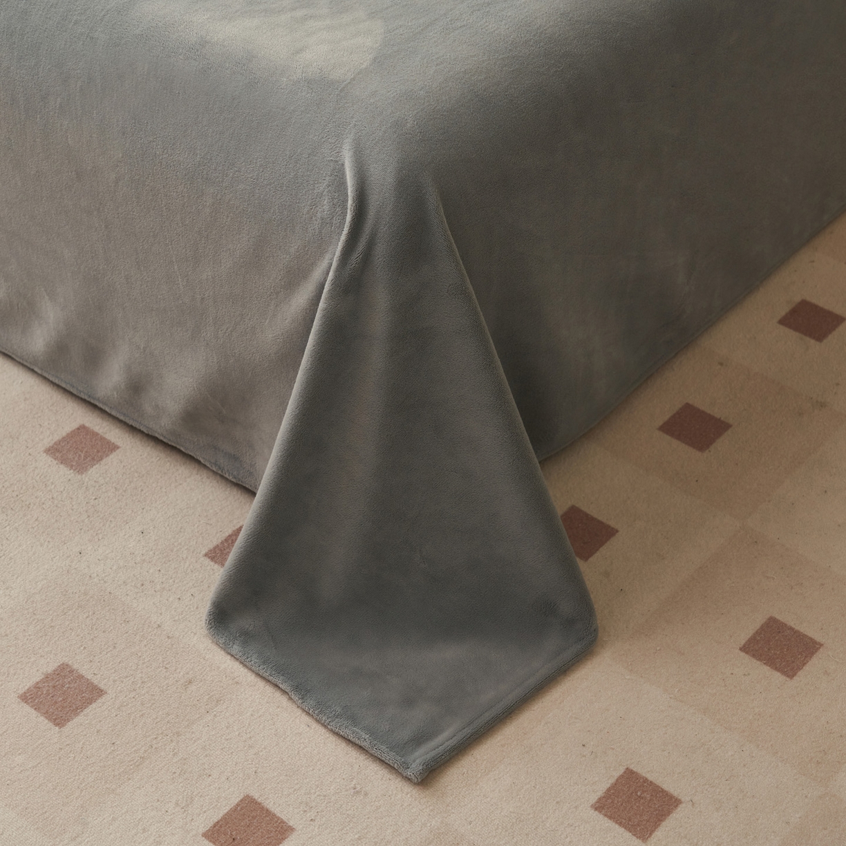 91家纺网 家纺一手货源 找家纺 寐绸家纺 2025秋冬新款230g牛奶绒壁纸风雕花四件套 壁纸风-豆沙