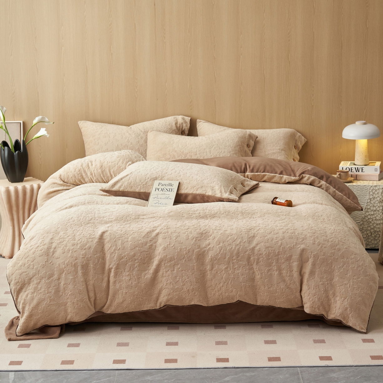 91家纺网 家纺一手货源 找家纺 寐绸家纺 2025秋冬新款230g牛奶绒壁纸风雕花四件套 壁纸风-浅驼