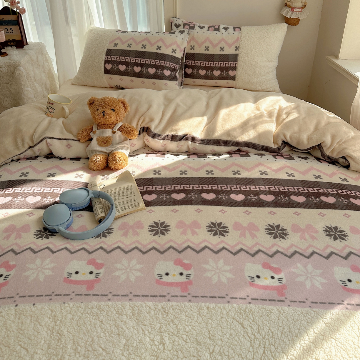 91家纺网 家纺一手货源 找家纺 顾里家纺 2025新款ins韩风甜感羊羔拼接牛奶绒少女系四件套 费尔岛巧奶昔