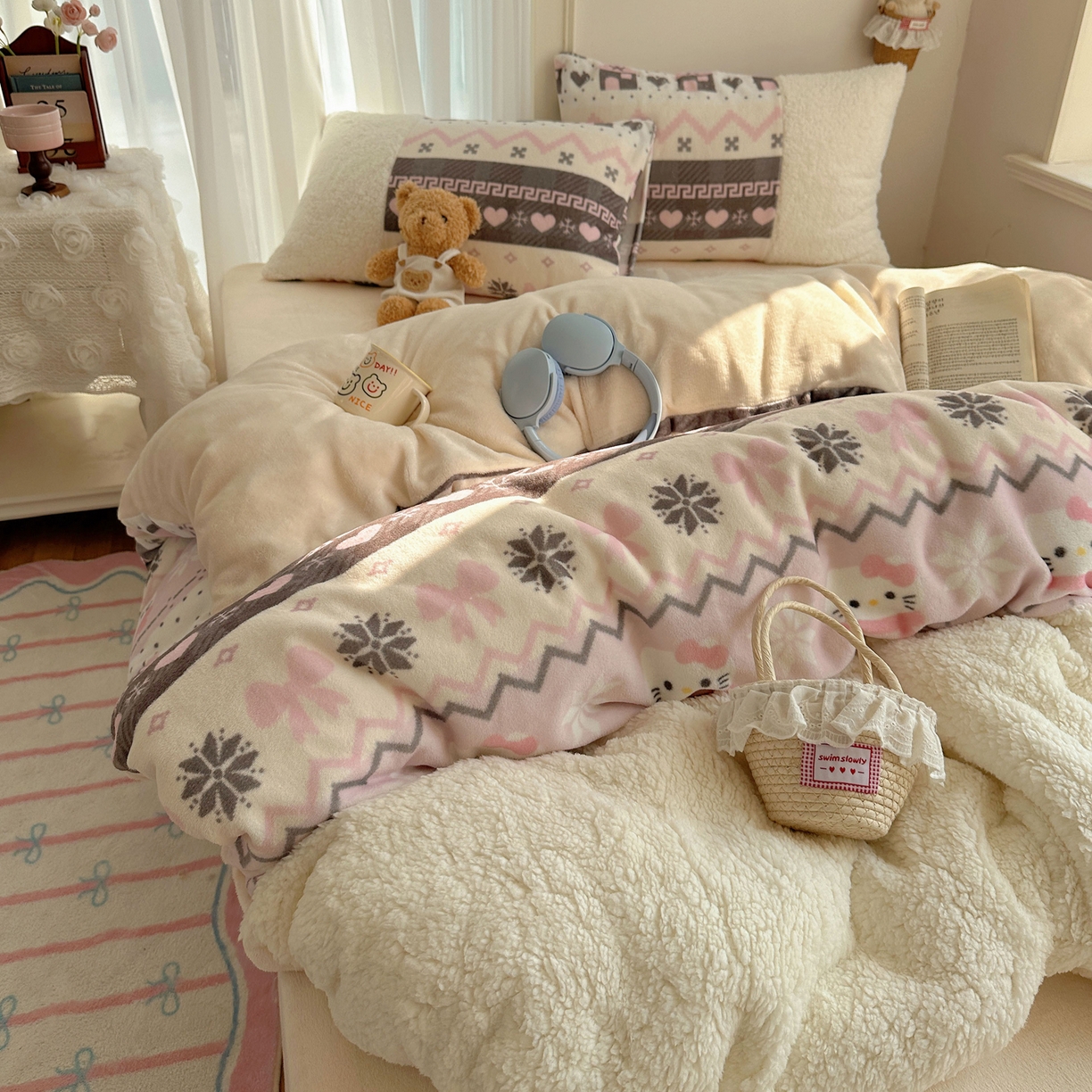 91家纺网 家纺一手货源 找家纺 顾里家纺 2025新款ins韩风甜感羊羔拼接牛奶绒少女系四件套 费尔岛巧奶昔