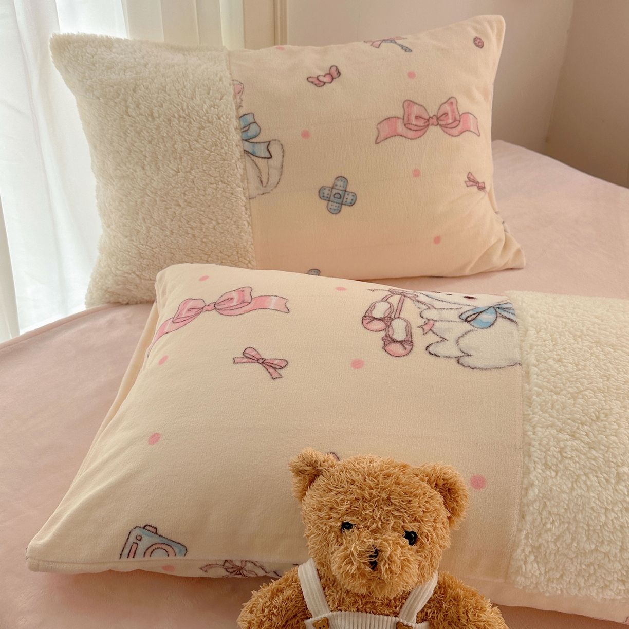 91家纺网 家纺一手货源 找家纺 顾里家纺 2025新款ins韩风甜感羊羔拼接牛奶绒少女系四件套 洛丽猫咪