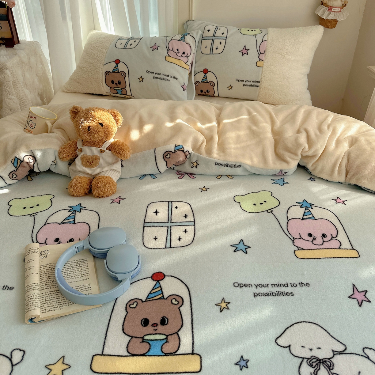 91家纺网 家纺一手货源 找家纺 顾里家纺 2025新款ins韩风甜感羊羔拼接牛奶绒少女系四件套 漫画小熊