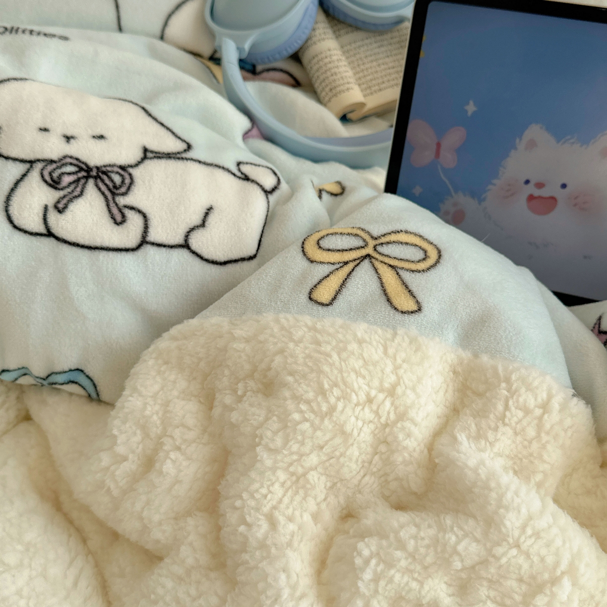 91家纺网 家纺一手货源 找家纺 顾里家纺 2025新款ins韩风甜感羊羔拼接牛奶绒少女系四件套 漫画小熊