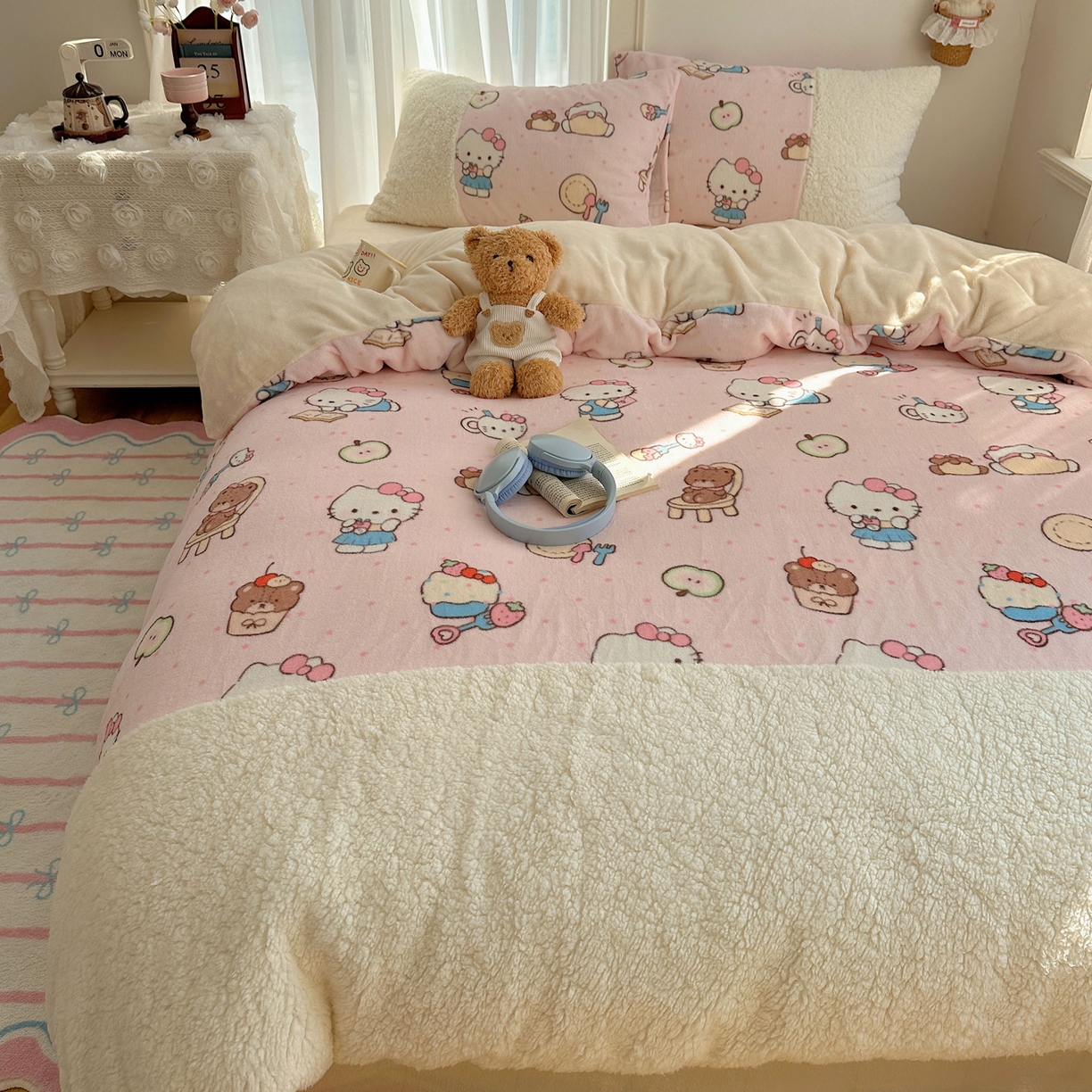 91家纺网 家纺一手货源 找家纺 顾里家纺 2025新款ins韩风甜感羊羔拼接牛奶绒少女系四件套 猫咪梦想