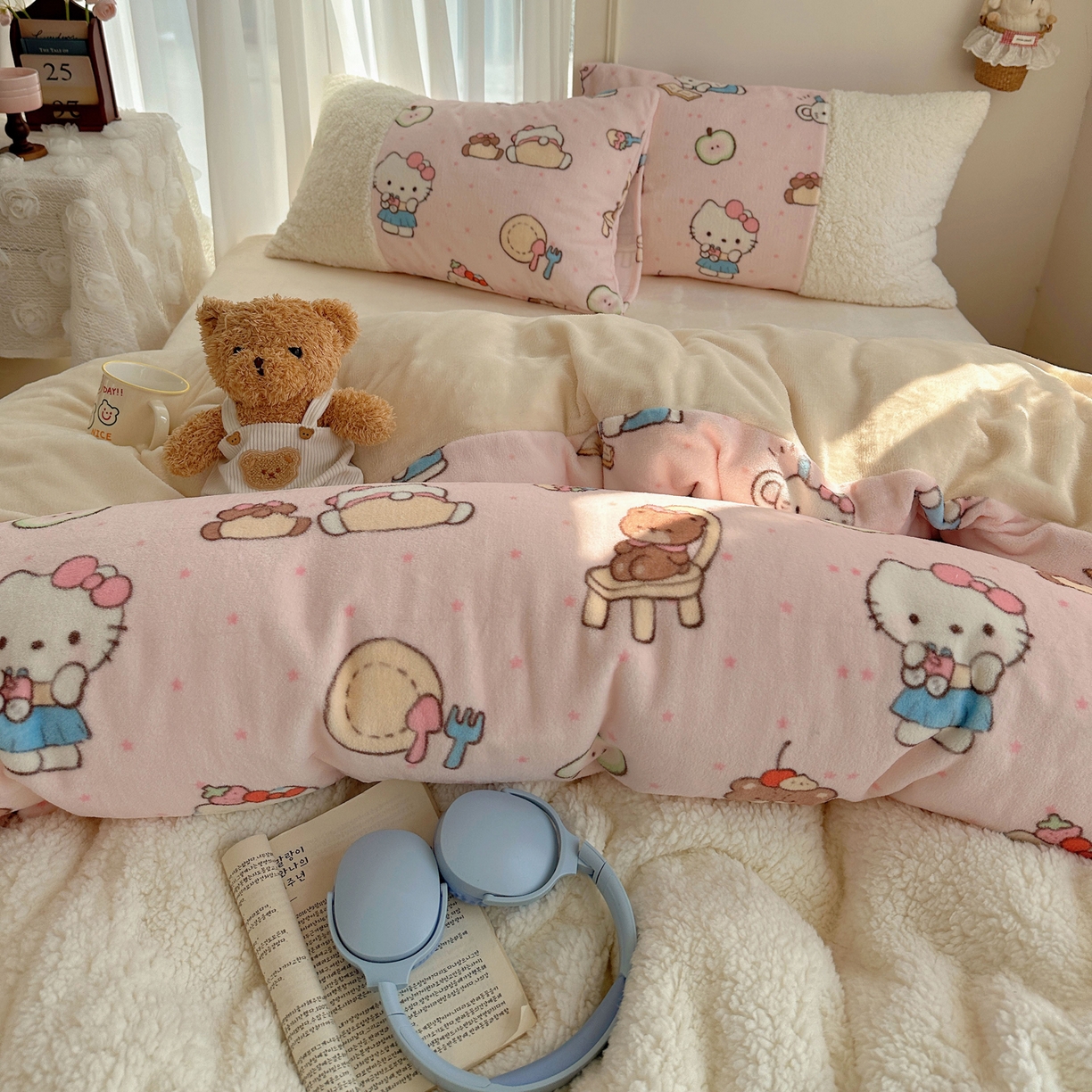 91家纺网 家纺一手货源 找家纺 顾里家纺 2025新款ins韩风甜感羊羔拼接牛奶绒少女系四件套 猫咪梦想