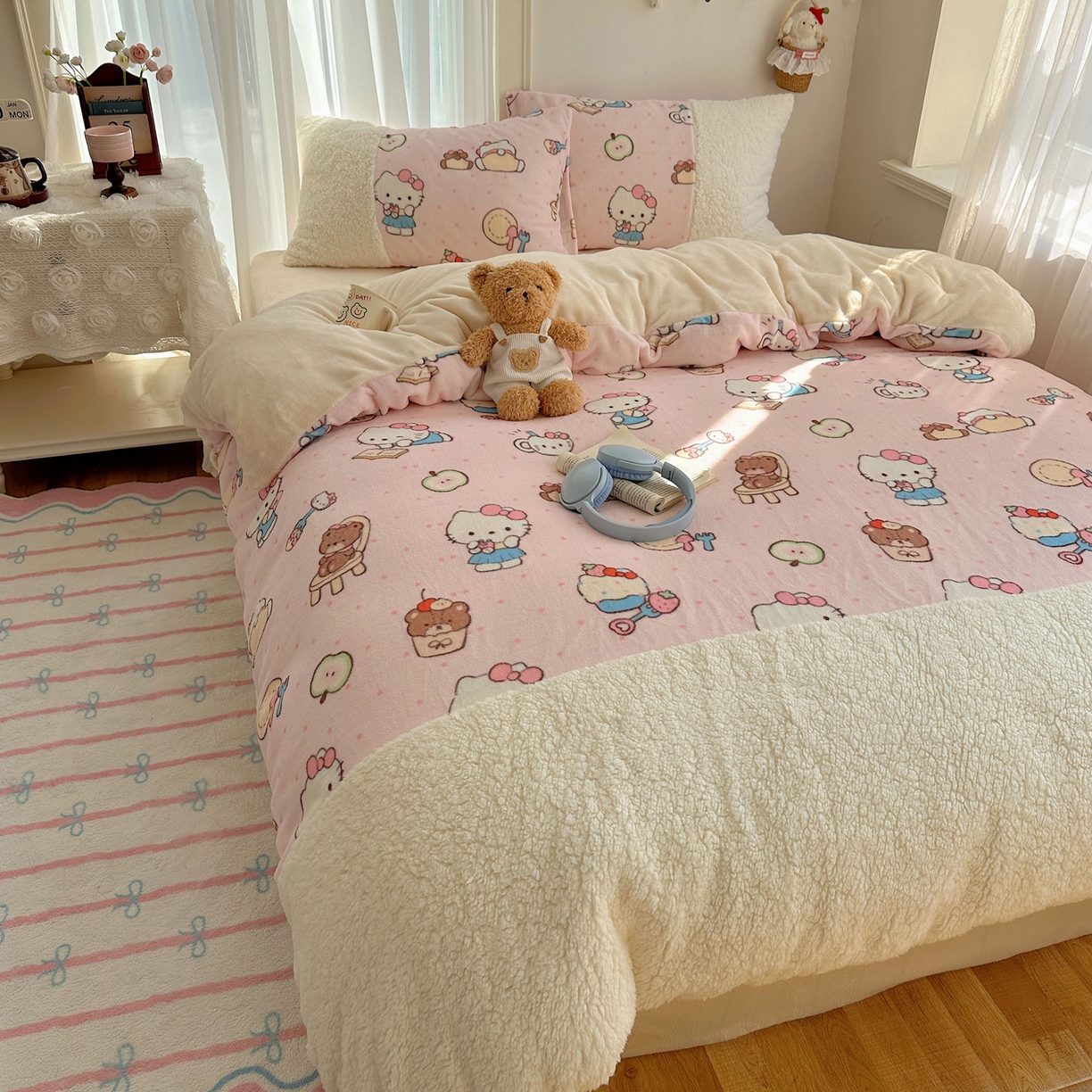 91家纺网 家纺一手货源 找家纺 顾里家纺 2025新款ins韩风甜感羊羔拼接牛奶绒少女系四件套 猫咪梦想