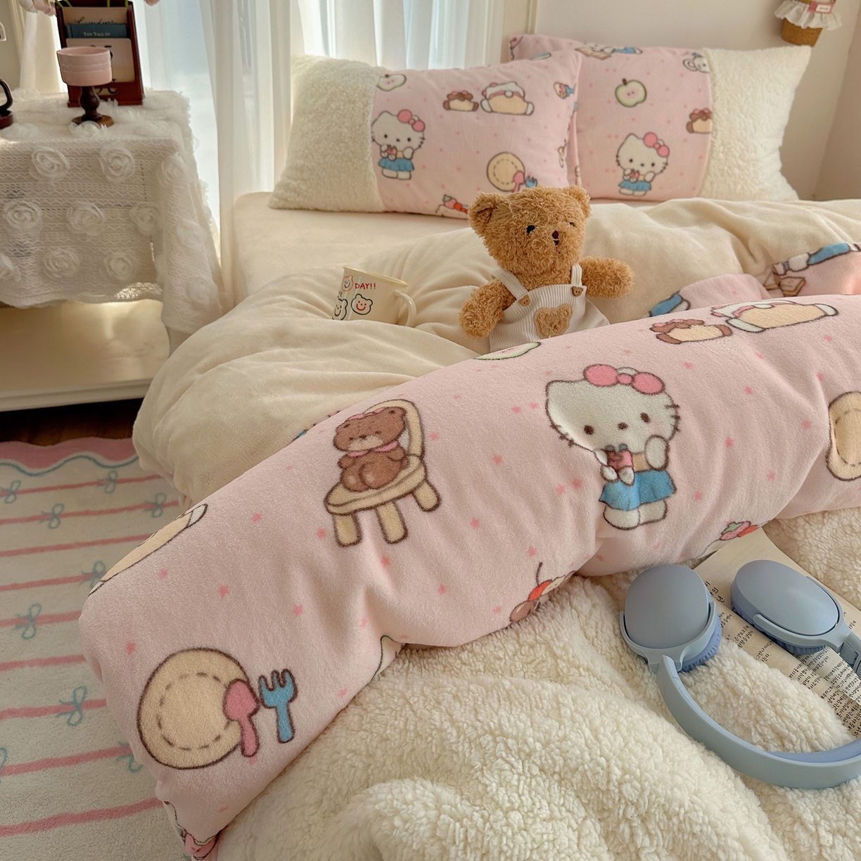 91家纺网 家纺一手货源 找家纺 顾里家纺 2025新款ins韩风甜感羊羔拼接牛奶绒少女系四件套 猫咪梦想