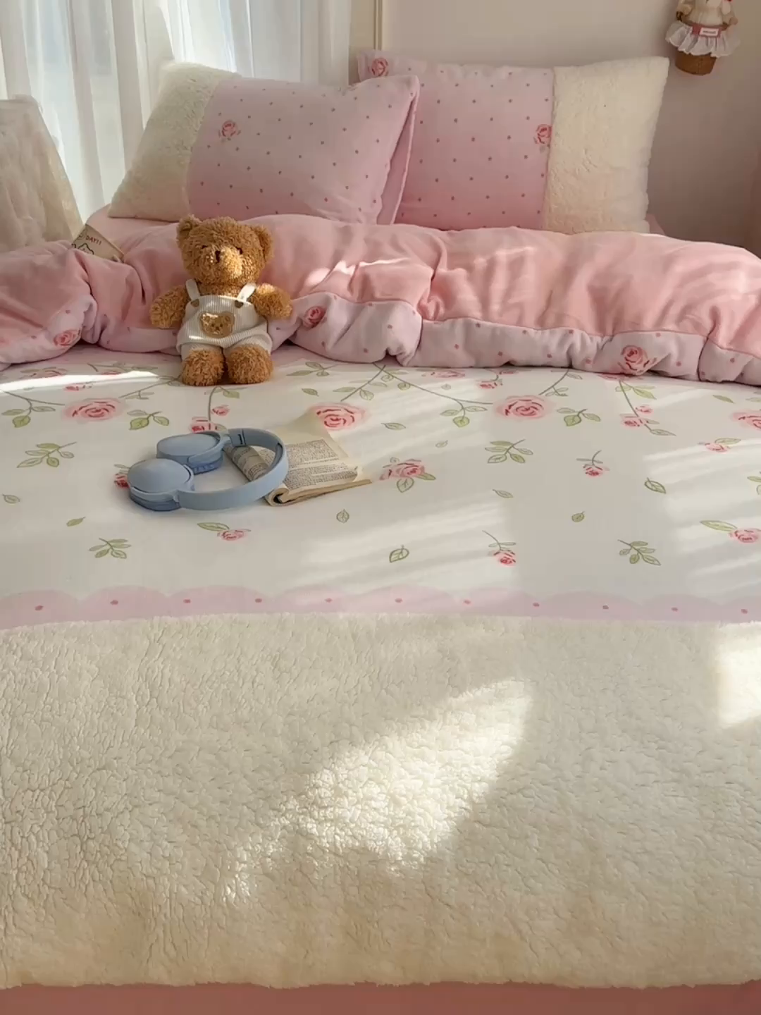 91家纺网 家纺一手货源 找家纺 顾里家纺 2025新款ins韩风甜感羊羔拼接牛奶绒少女系四件套 玫瑰花园