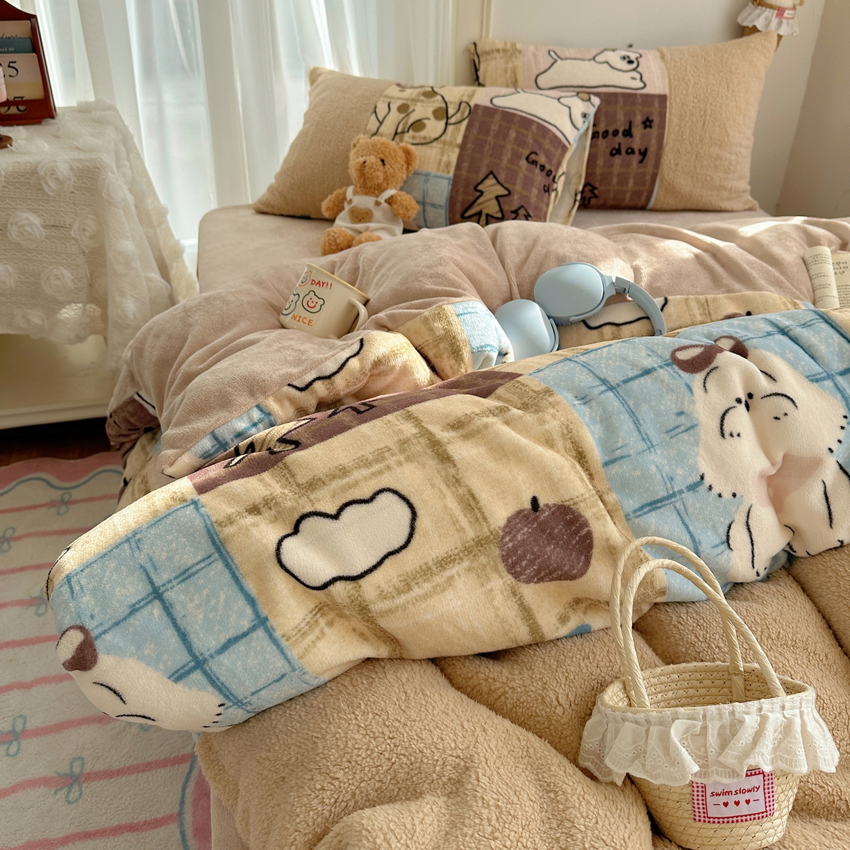 91家纺网 家纺一手货源 找家纺 顾里家纺 2025新款ins韩风甜感羊羔拼接牛奶绒少女系四件套 美式狗仔