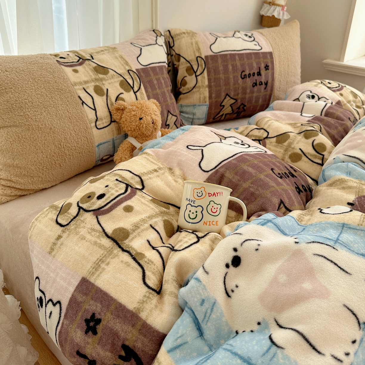 91家纺网 家纺一手货源 找家纺 顾里家纺 2025新款ins韩风甜感羊羔拼接牛奶绒少女系四件套 美式狗仔