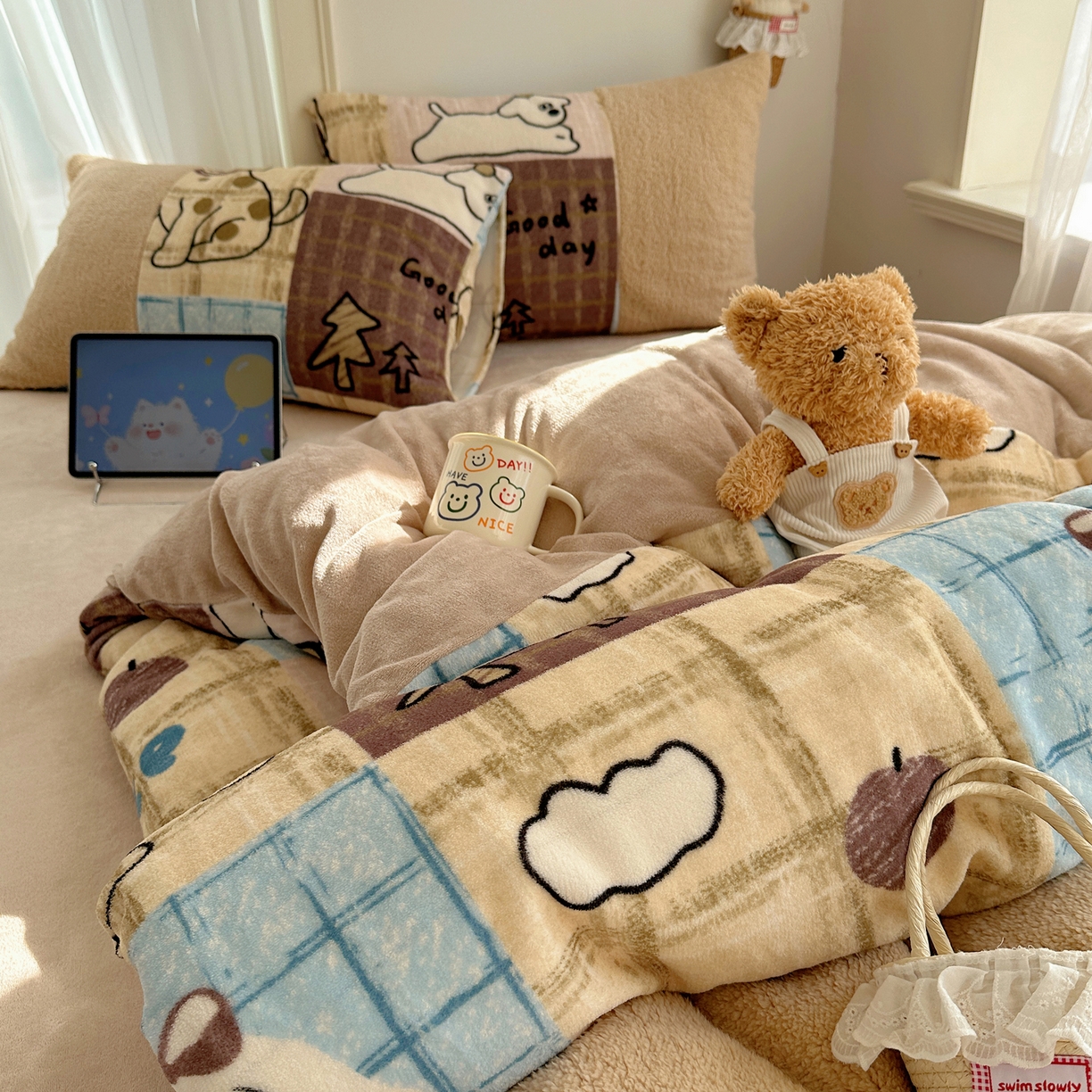 91家纺网 家纺一手货源 找家纺 顾里家纺 2025新款ins韩风甜感羊羔拼接牛奶绒少女系四件套 美式狗仔