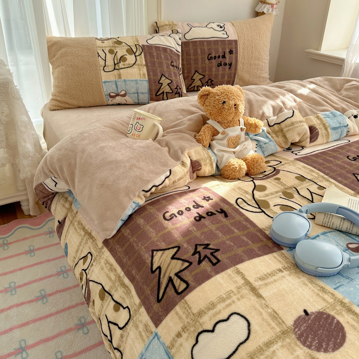 91家纺网 家纺一手货源 找家纺 顾里家纺 2025新款ins韩风甜感羊羔拼接牛奶绒少女系四件套 美式狗仔