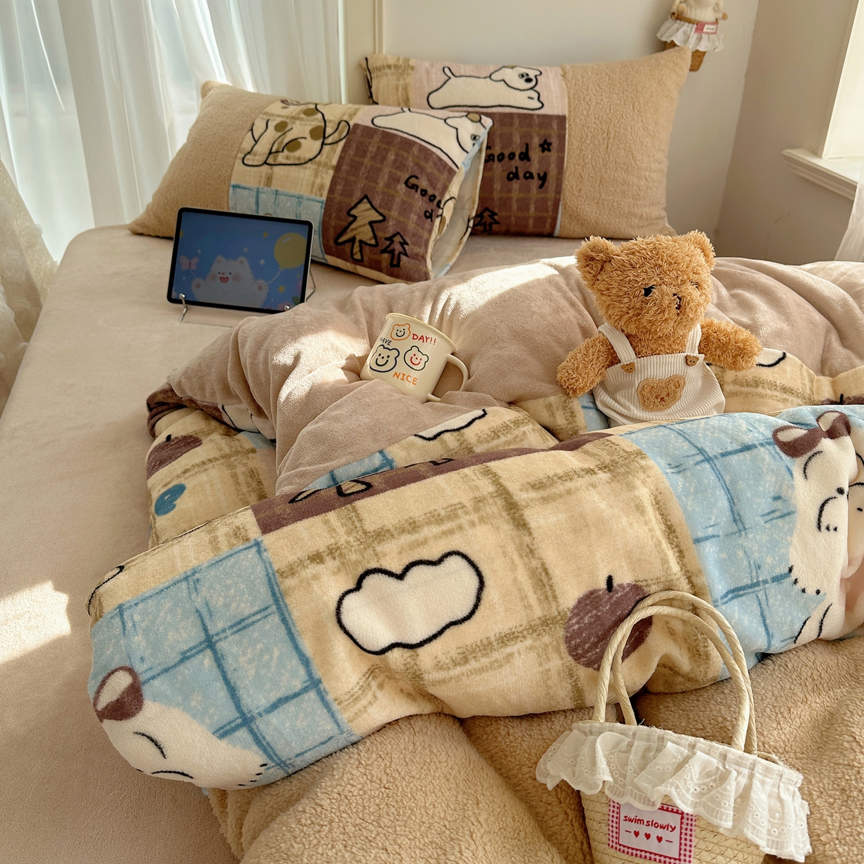 91家纺网 家纺一手货源 找家纺 顾里家纺 2025新款ins韩风甜感羊羔拼接牛奶绒少女系四件套 美式狗仔