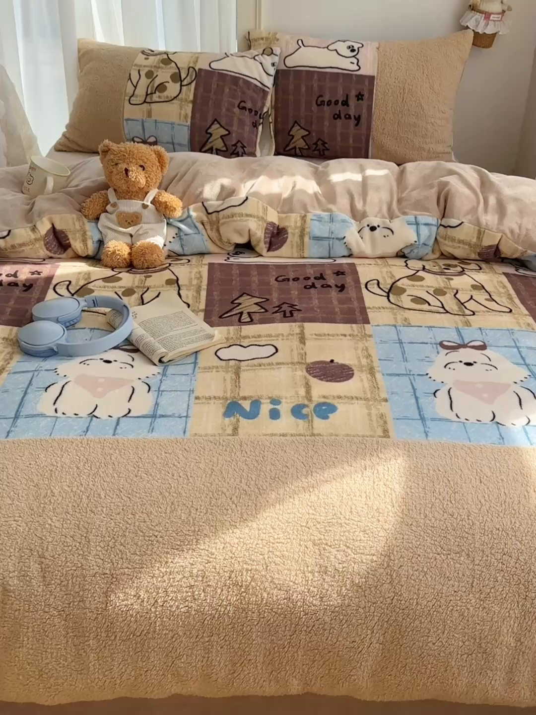 91家纺网 家纺一手货源 找家纺 顾里家纺 2025新款ins韩风甜感羊羔拼接牛奶绒少女系四件套 美式狗仔