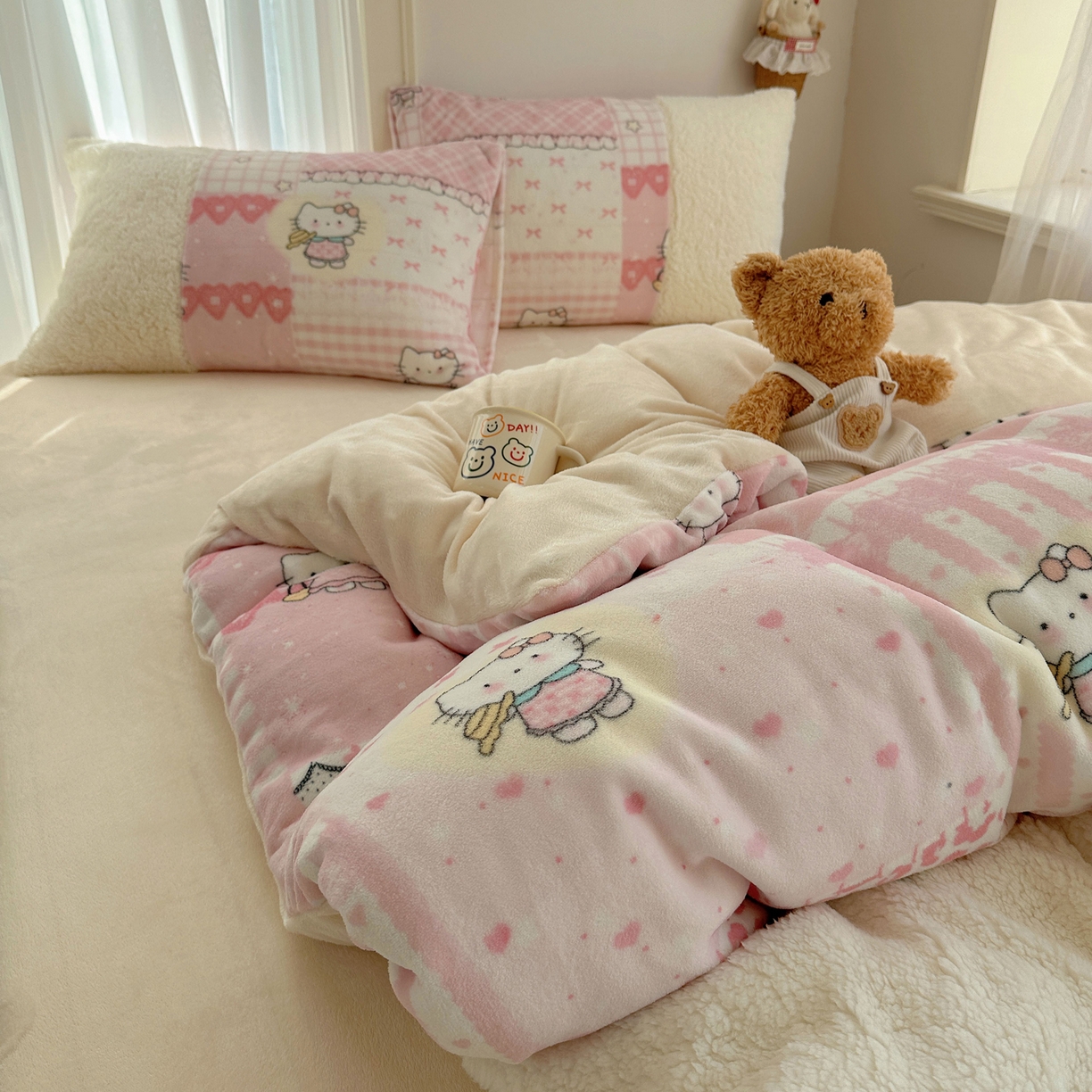 91家纺网 家纺一手货源 找家纺 顾里家纺 2025新款ins韩风甜感羊羔拼接牛奶绒少女系四件套 喵友派对