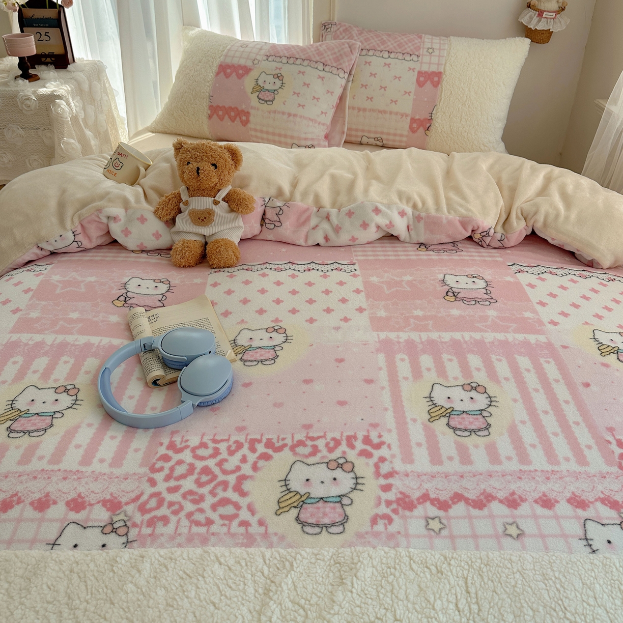 91家纺网 家纺一手货源 找家纺 顾里家纺 2025新款ins韩风甜感羊羔拼接牛奶绒少女系四件套 喵友派对