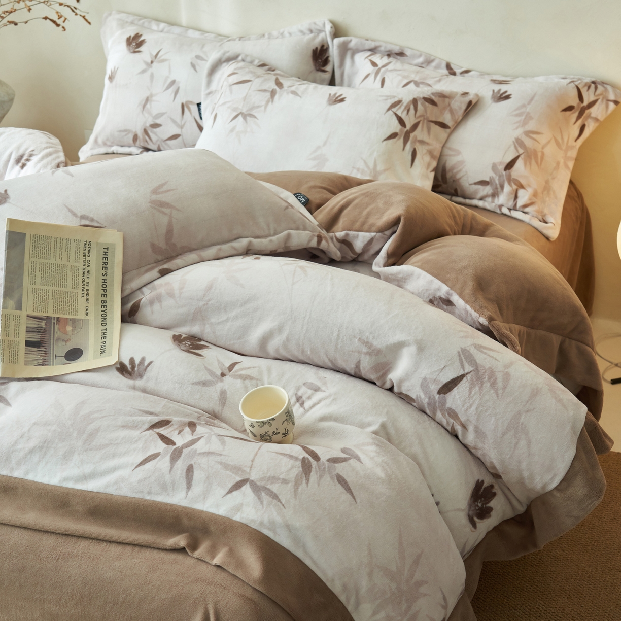 91家纺网 家纺一手货源 找家纺 寐绸家纺 2025秋冬新款230g棉麻风牛奶绒四件套 棉麻风四件套-立竹