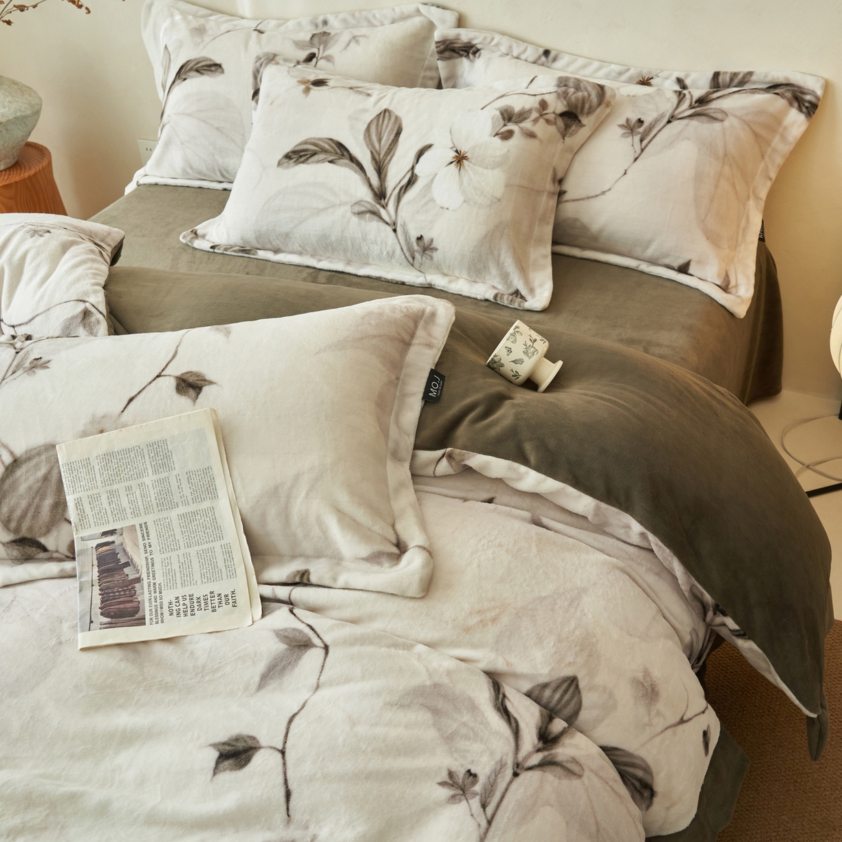 91家纺网 家纺一手货源 找家纺 寐绸家纺 2025秋冬新款230g棉麻风牛奶绒四件套 棉麻风四件套-连里