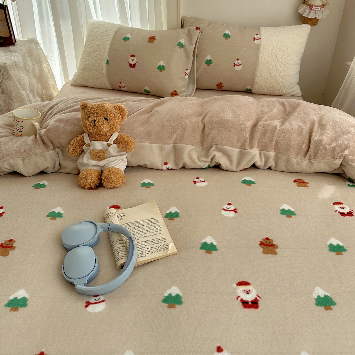 91家纺网 家纺一手货源 找家纺 顾里家纺 2025新款ins韩风甜感羊羔拼接牛奶绒少女系四件套 圣诞气息