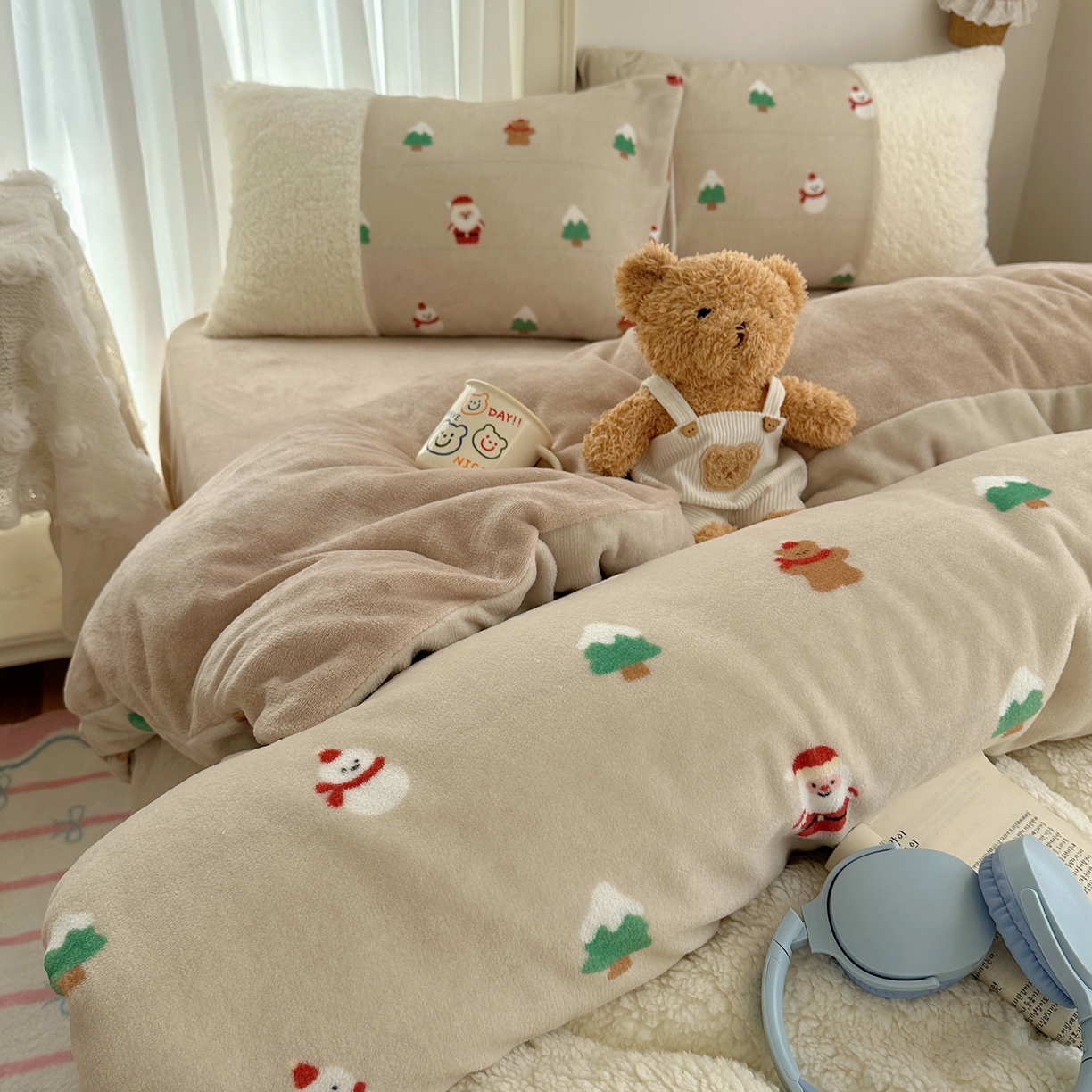 91家纺网 家纺一手货源 找家纺 顾里家纺 2025新款ins韩风甜感羊羔拼接牛奶绒少女系四件套 圣诞气息