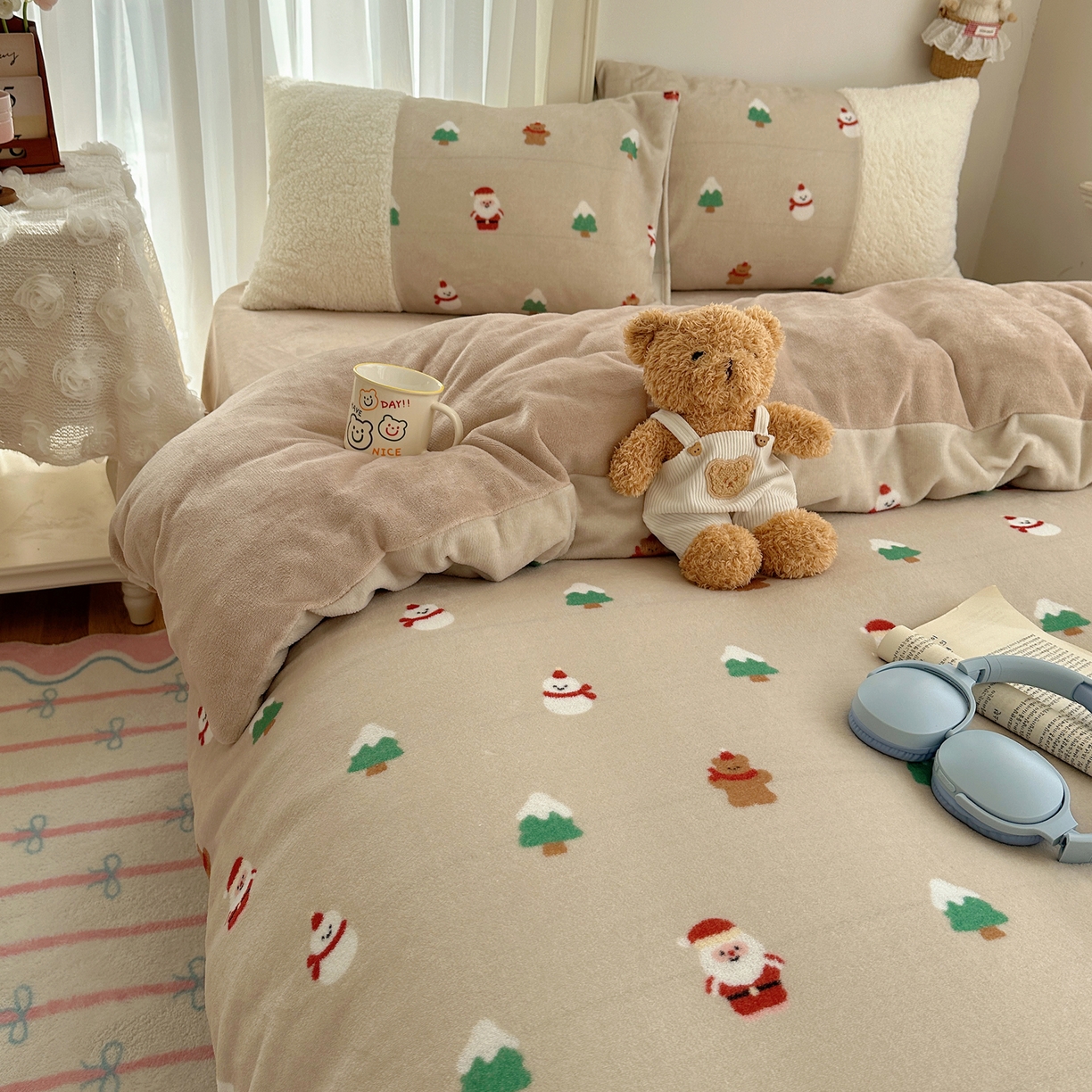 91家纺网 家纺一手货源 找家纺 顾里家纺 2025新款ins韩风甜感羊羔拼接牛奶绒少女系四件套 圣诞气息