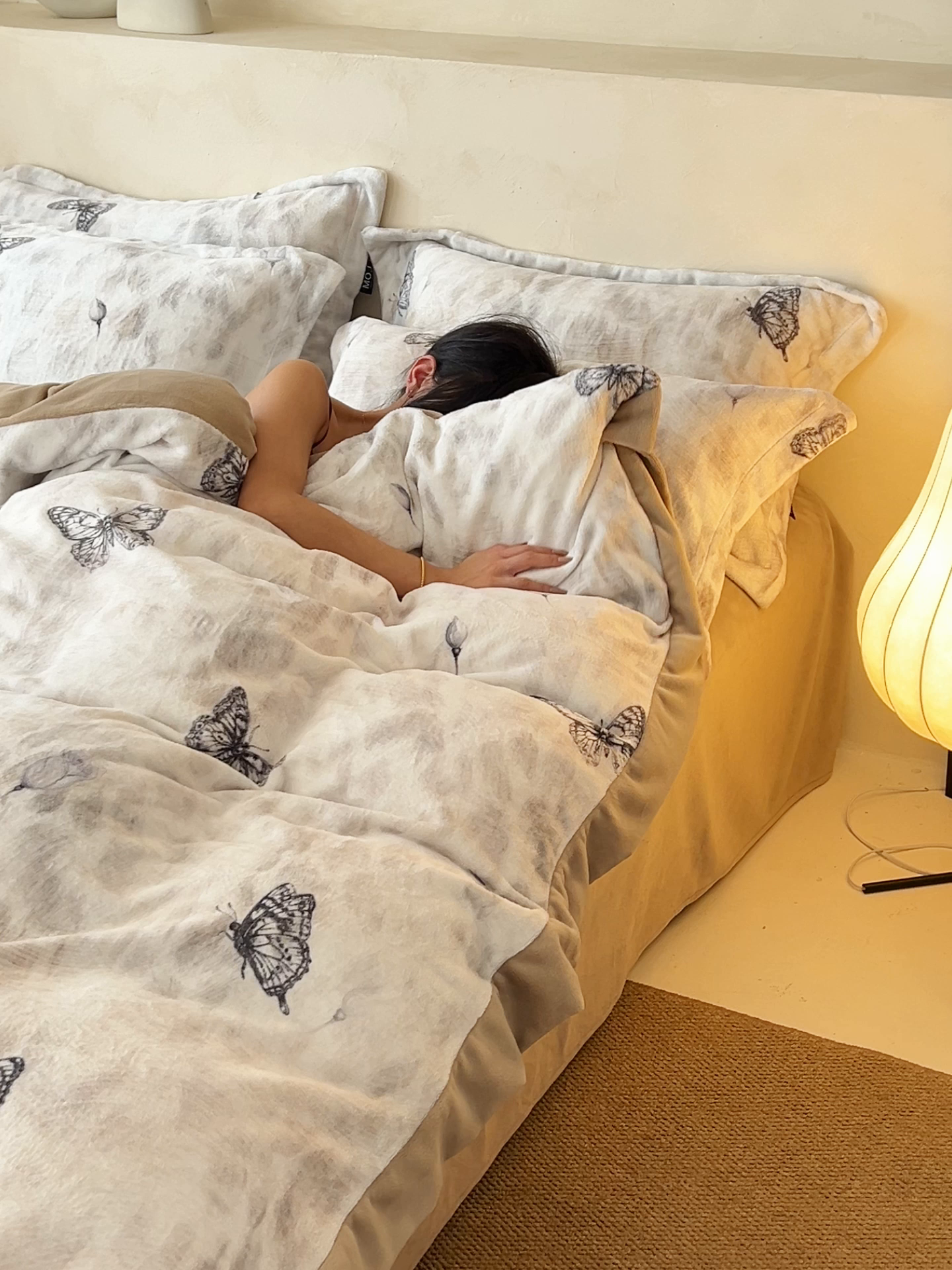 91家纺网 家纺一手货源 找家纺 寐绸家纺 2025秋冬新款230g棉麻风牛奶绒四件套 棉麻风四件套-梦蝶