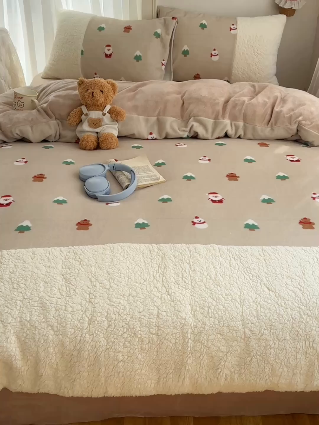 91家纺网 家纺一手货源 找家纺 顾里家纺 2025新款ins韩风甜感羊羔拼接牛奶绒少女系四件套 圣诞气息