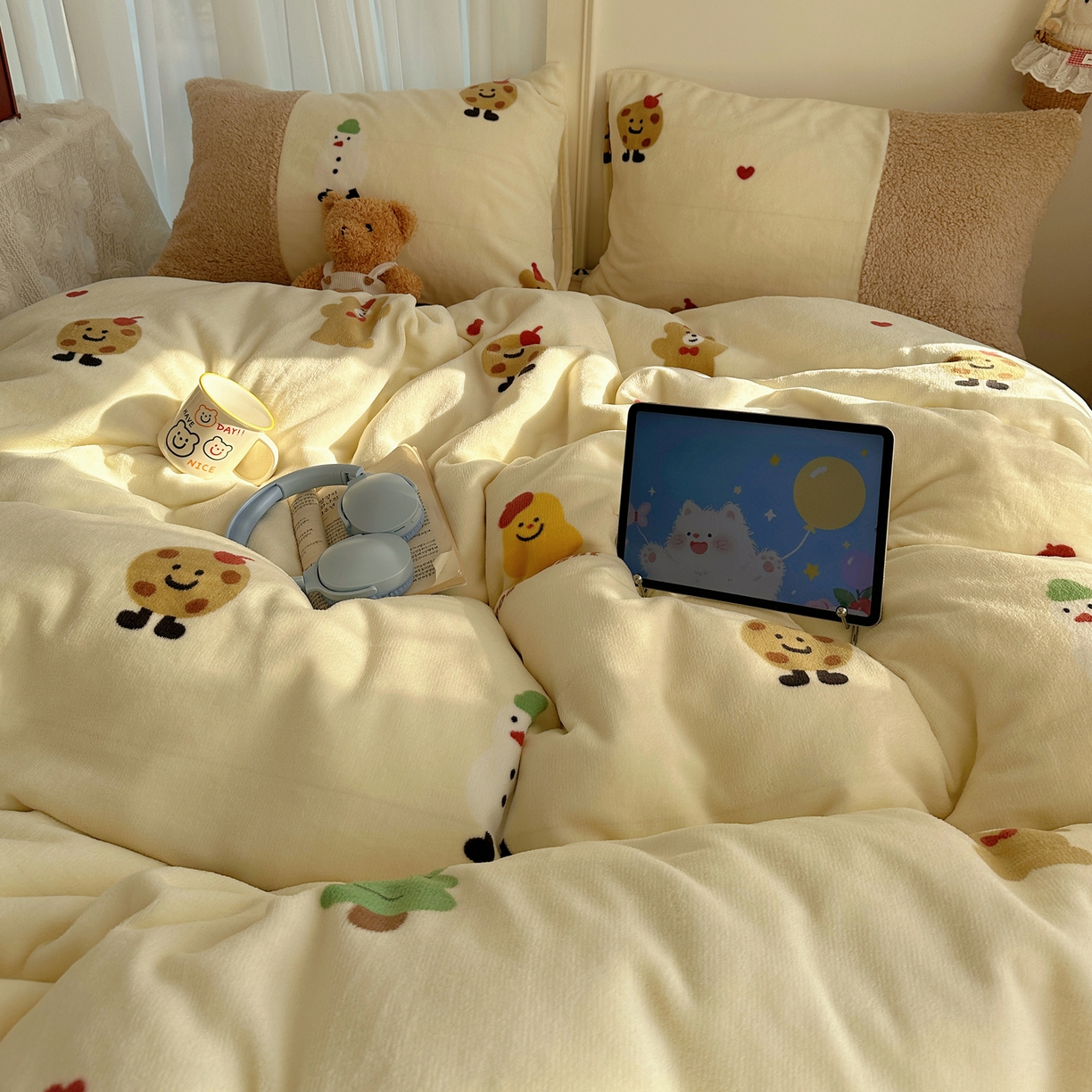 91家纺网 家纺一手货源 找家纺 顾里家纺 2025新款ins韩风甜感羊羔拼接牛奶绒少女系四件套 圣诞小熊