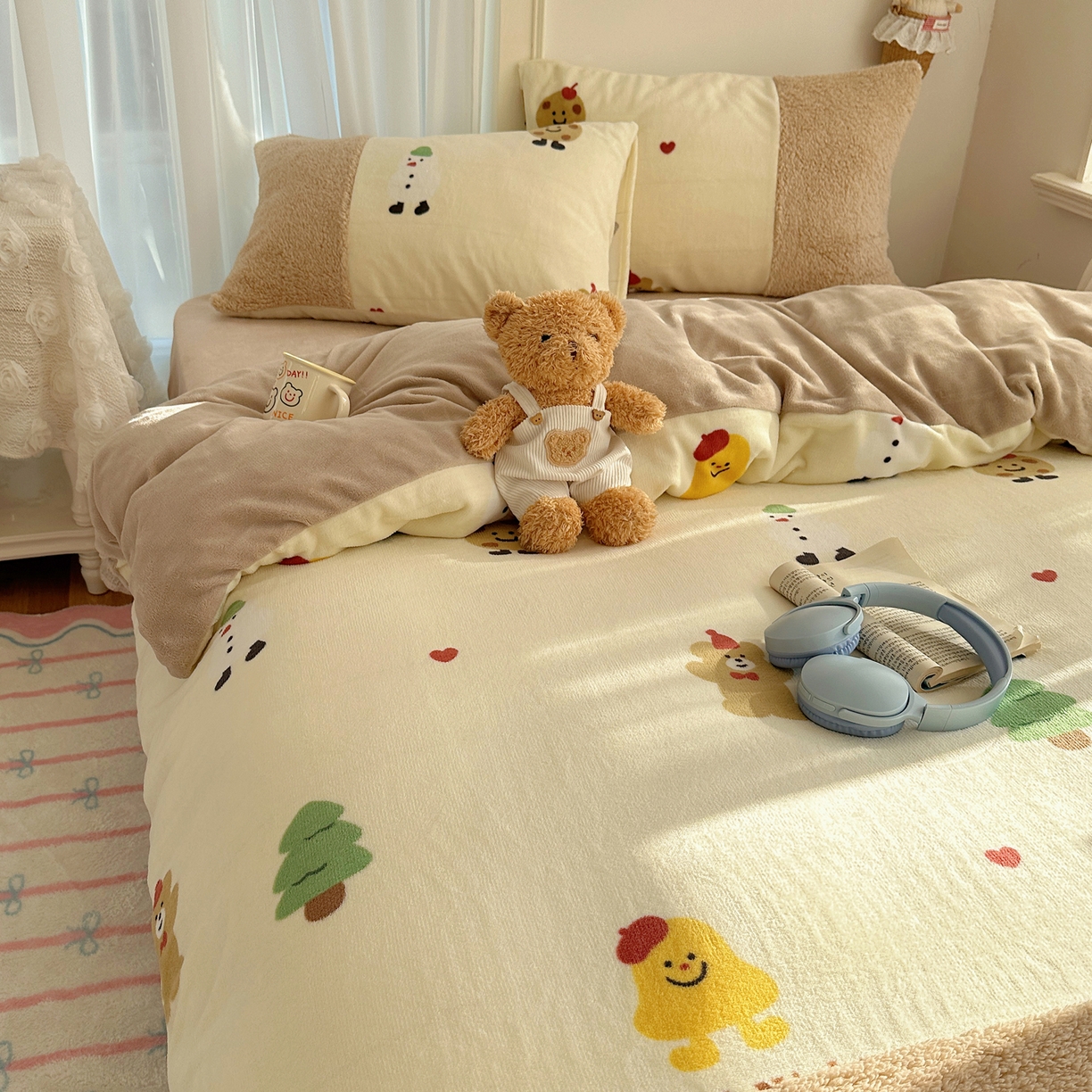 91家纺网 家纺一手货源 找家纺 顾里家纺 2025新款ins韩风甜感羊羔拼接牛奶绒少女系四件套 圣诞小熊