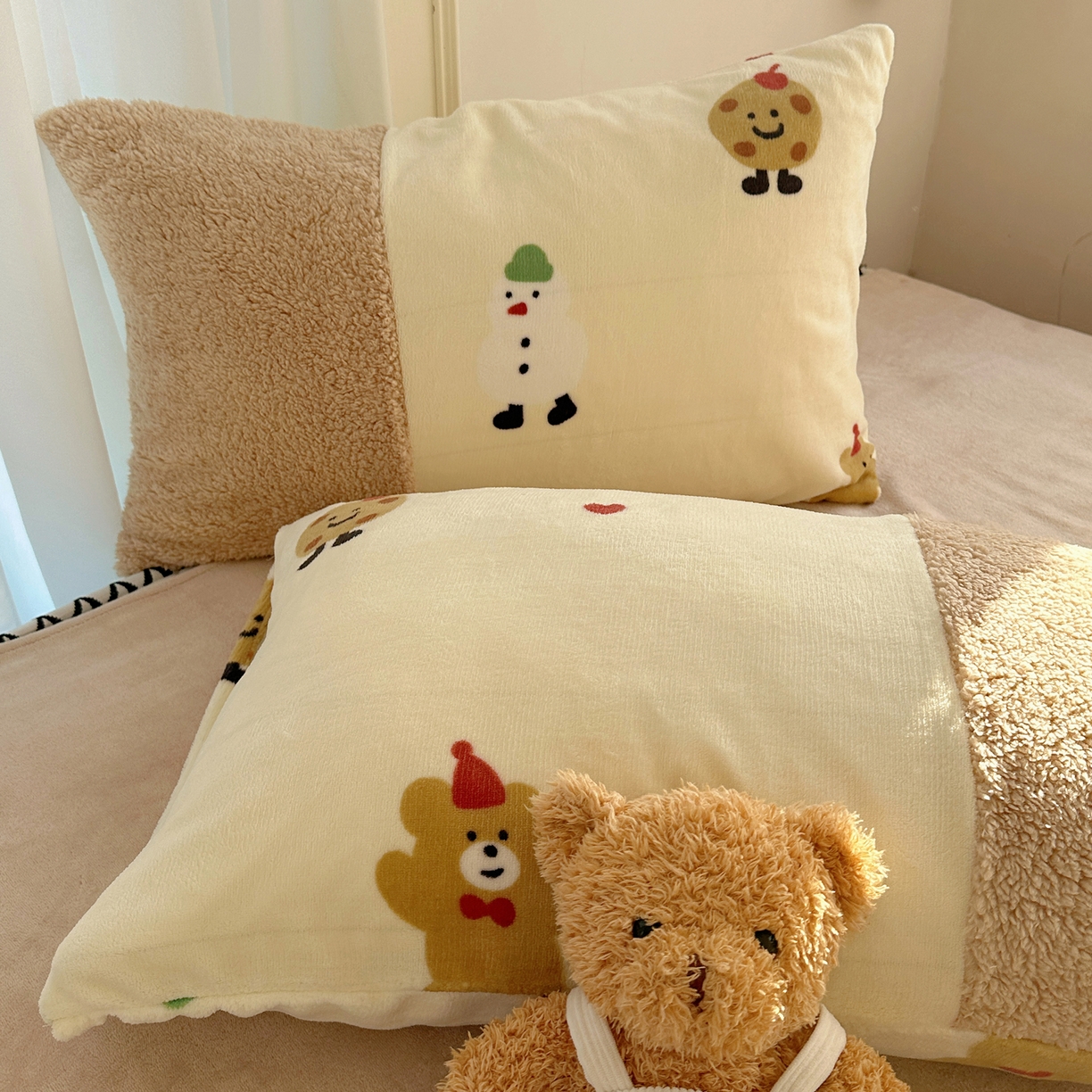 91家纺网 家纺一手货源 找家纺 顾里家纺 2025新款ins韩风甜感羊羔拼接牛奶绒少女系四件套 圣诞小熊