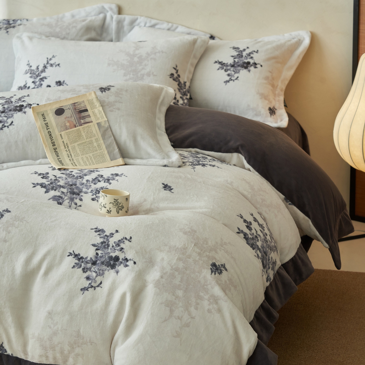 91家纺网 家纺一手货源 找家纺 寐绸家纺 2025秋冬新款230g棉麻风牛奶绒四件套 棉麻风四件套-束放