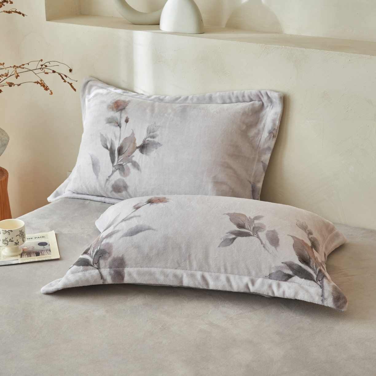 91家纺网 家纺一手货源 找家纺 寐绸家纺 2025秋冬新款230g棉麻风牛奶绒四件套 棉麻风四件套-雅梦