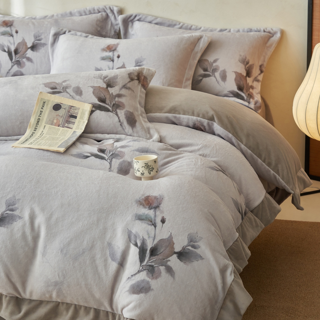 91家纺网 家纺一手货源 找家纺 寐绸家纺 2025秋冬新款230g棉麻风牛奶绒四件套 棉麻风四件套-雅梦