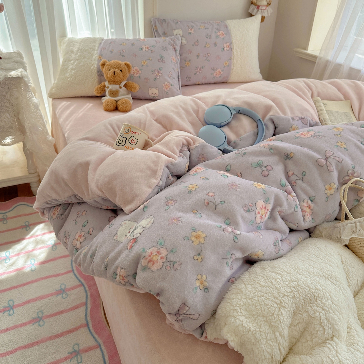 91家纺网 家纺一手货源 找家纺 顾里家纺 2025新款ins韩风甜感羊羔拼接牛奶绒少女系四件套 碎花喵