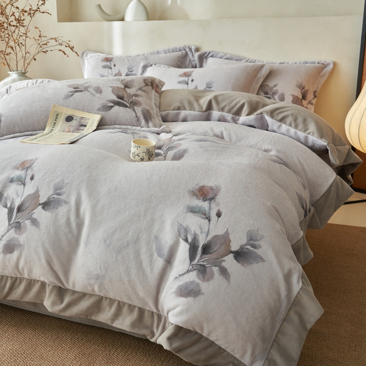 91家纺网 家纺一手货源 找家纺 寐绸家纺 2025秋冬新款230g棉麻风牛奶绒四件套 棉麻风四件套-雅梦