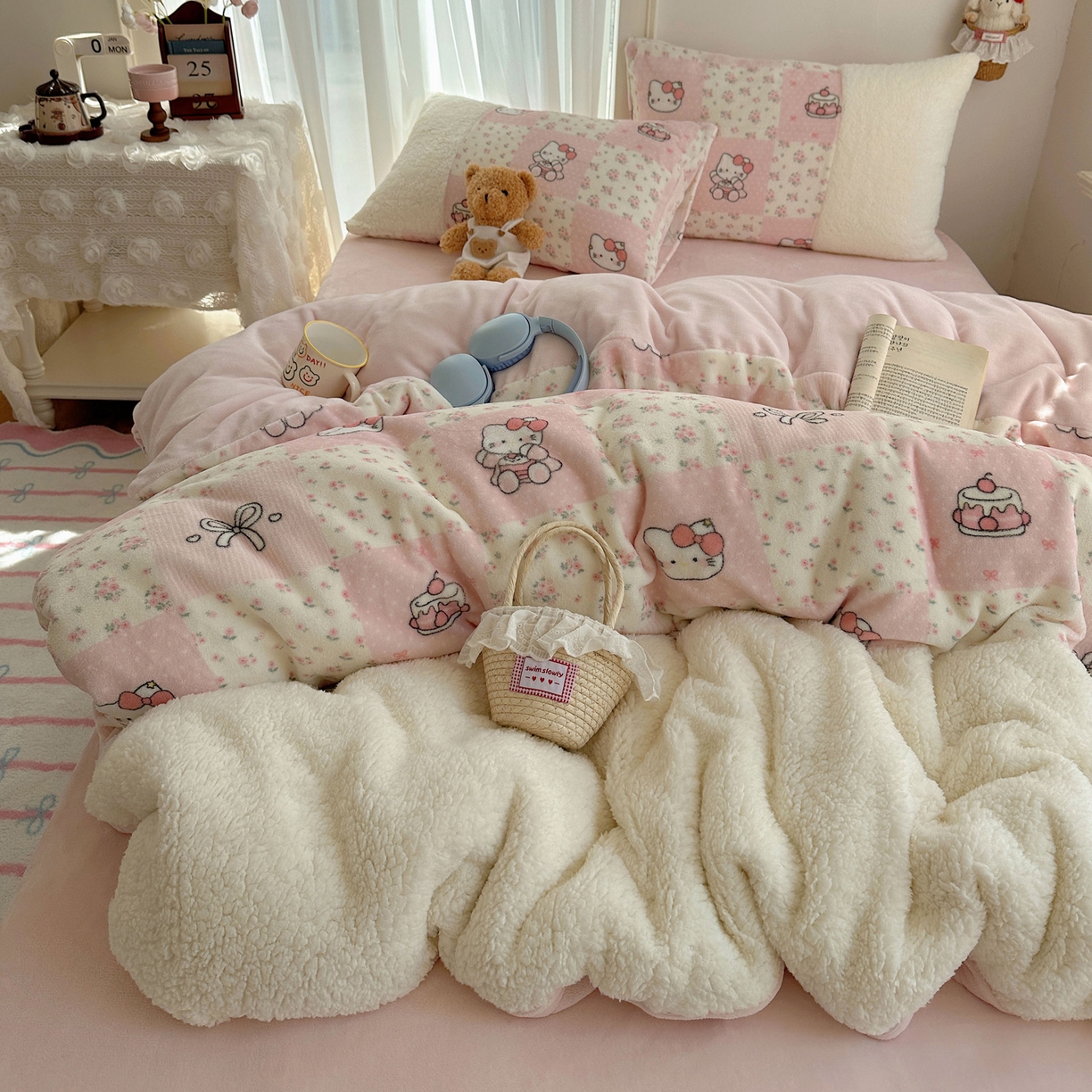 顾里家纺 2025新款ins韩风甜感羊羔拼接牛奶绒少女系四件套 碎花拼接猫咪