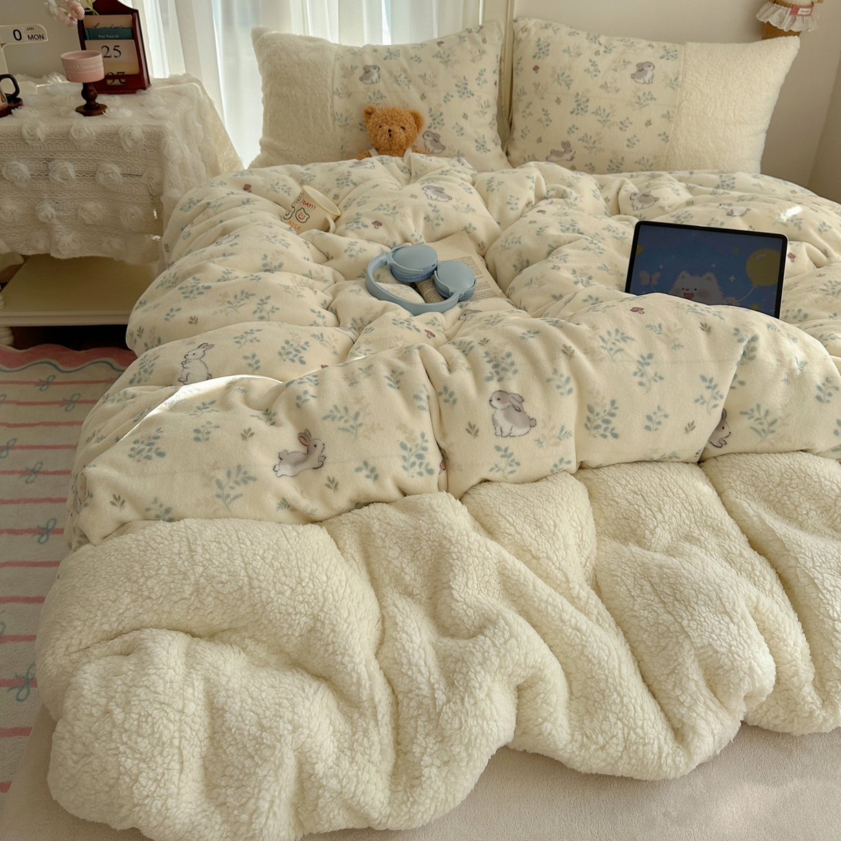 顾里家纺 2025新款ins韩风甜感羊羔拼接牛奶绒少女系四件套 碎花兔兔