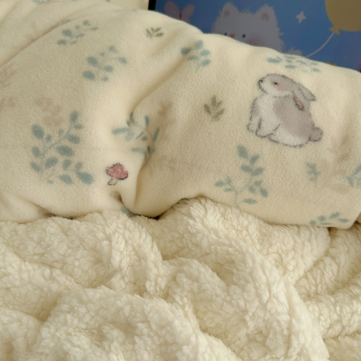 91家纺网 家纺一手货源 找家纺 顾里家纺 2025新款ins韩风甜感羊羔拼接牛奶绒少女系四件套 碎花兔兔