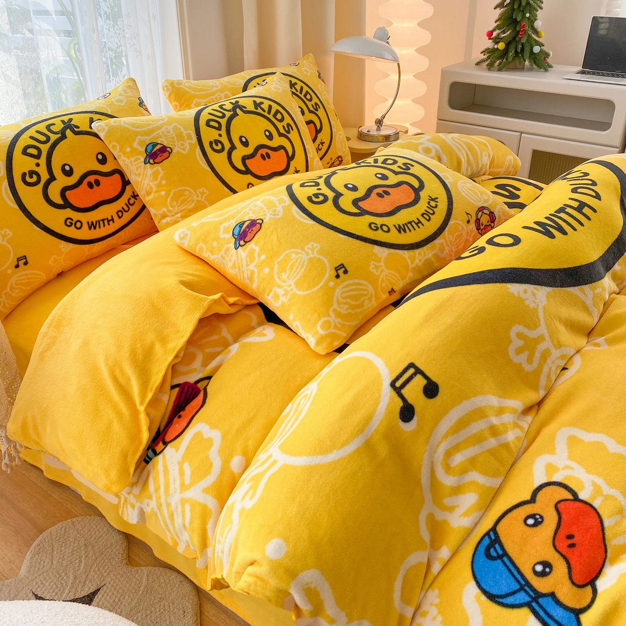 91家纺网 家纺一手货源 找家纺 一电 2025新款冬季双面牛奶珊瑚绒床上四件套法兰绒床品加绒被套床单三件套-第二批 黄小鸭