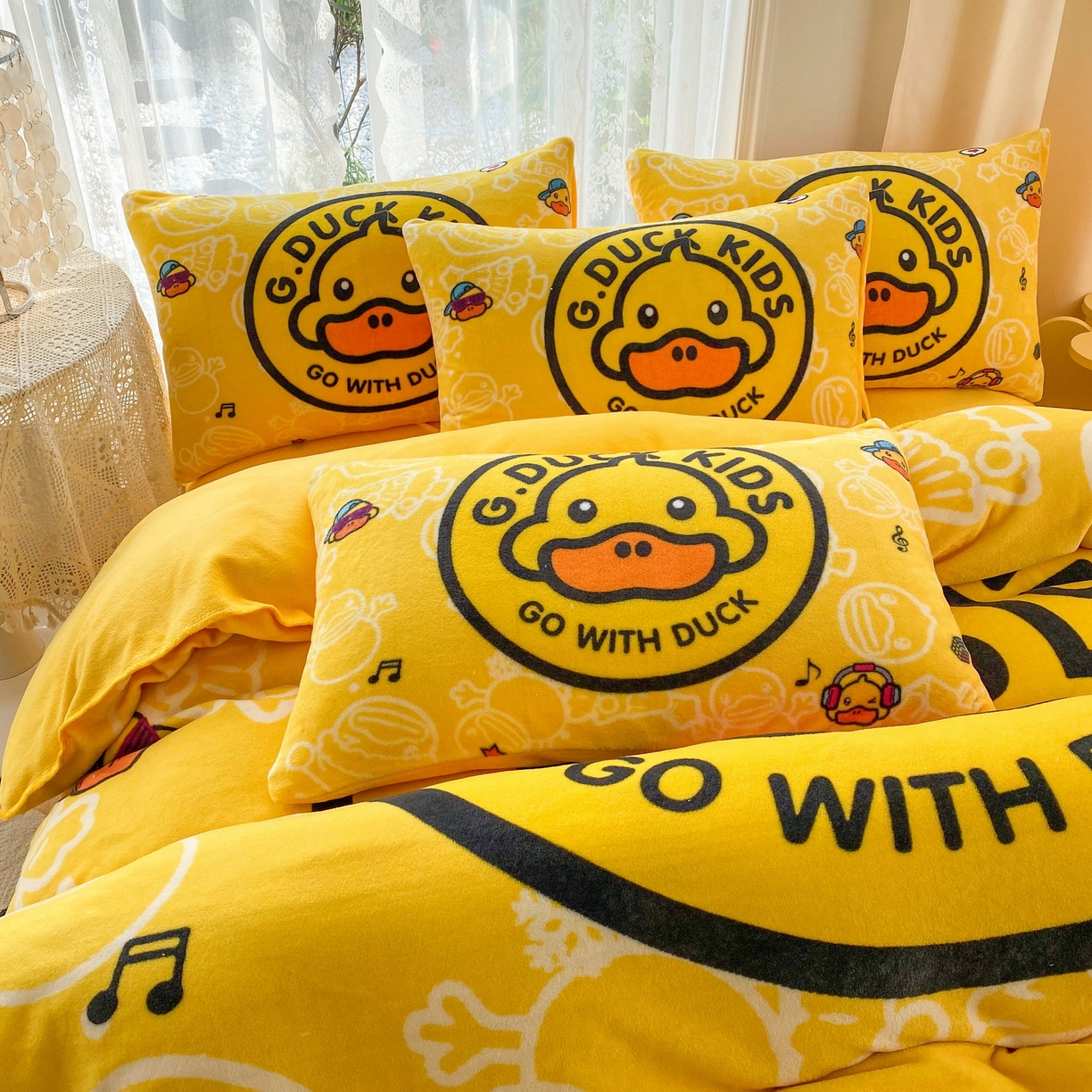 91家纺网 家纺一手货源 找家纺 一电 2025新款冬季双面牛奶珊瑚绒床上四件套法兰绒床品加绒被套床单三件套-第二批 黄小鸭