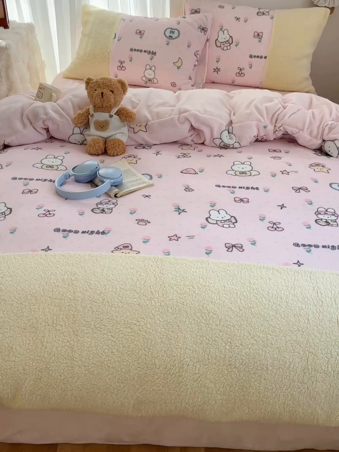 91家纺网 家纺一手货源 找家纺 顾里家纺 2025新款ins韩风甜感羊羔拼接牛奶绒少女系四件套 碎花小兔