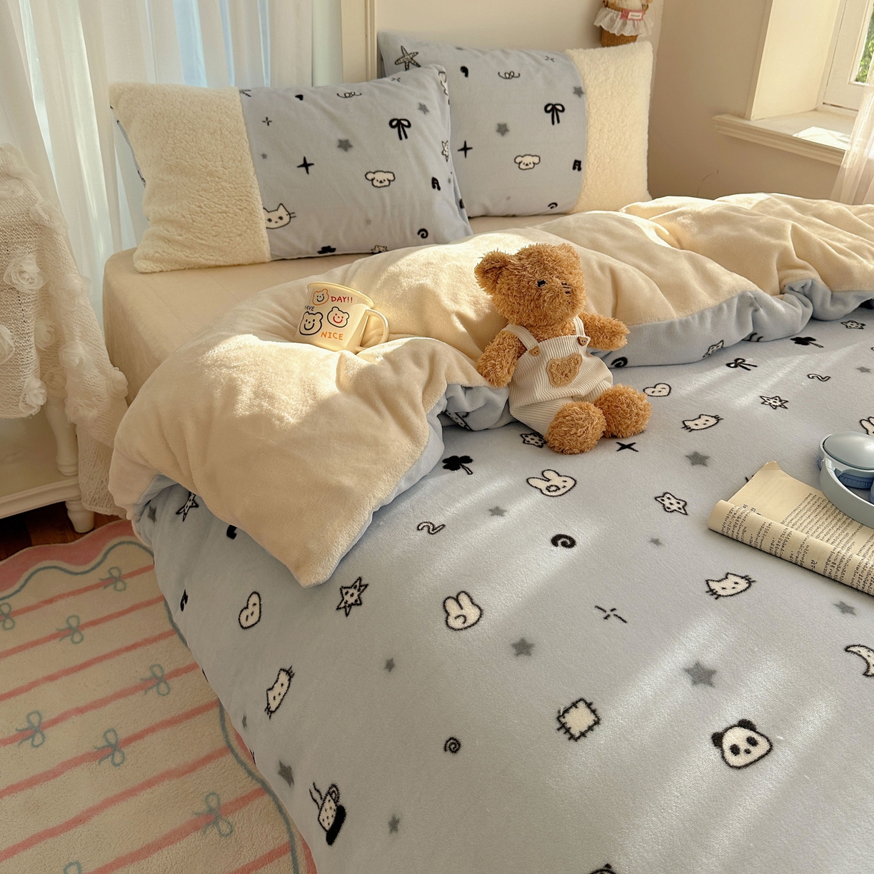 91家纺网 家纺一手货源 找家纺 顾里家纺 2025新款ins韩风甜感羊羔拼接牛奶绒少女系四件套 线条动物