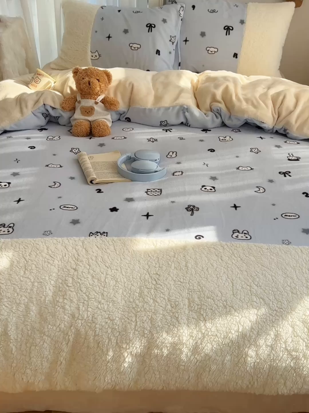 91家纺网 家纺一手货源 找家纺 顾里家纺 2025新款ins韩风甜感羊羔拼接牛奶绒少女系四件套 线条动物