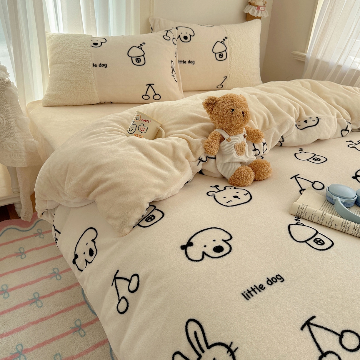 91家纺网 家纺一手货源 找家纺 顾里家纺 2025新款ins韩风甜感羊羔拼接牛奶绒少女系四件套 线条漫画