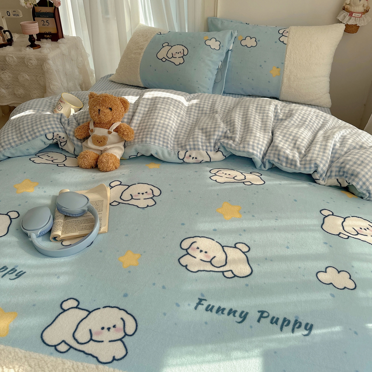 91家纺网 家纺一手货源 找家纺 顾里家纺 2025新款ins韩风甜感羊羔拼接牛奶绒少女系四件套 云朵小狗